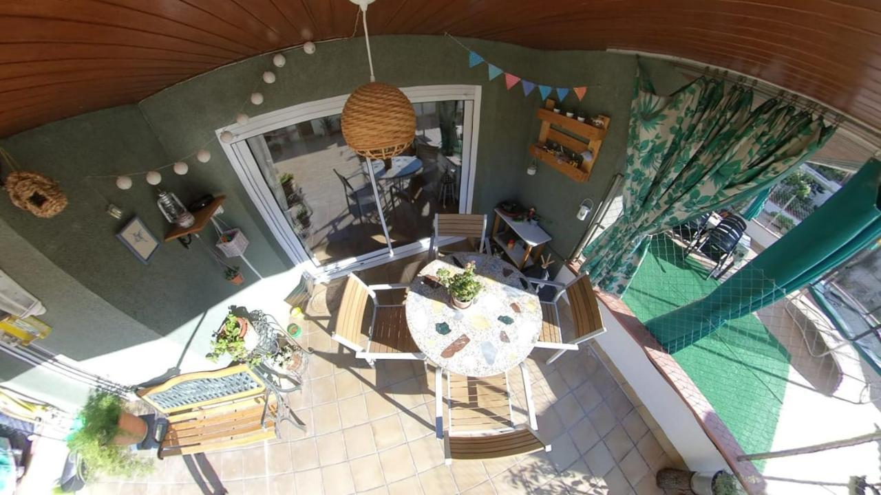 Habitacion Con Patio En Piso Compartido Capellades Luaran gambar